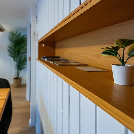 Large Apt In Town Center With Garden & Near Lake * ブリエンツ
